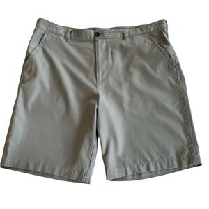 IZOD Golf Shorts Mens 40 Beige Chino Lightweight 10 in Inseam Casual Outdoor EUC